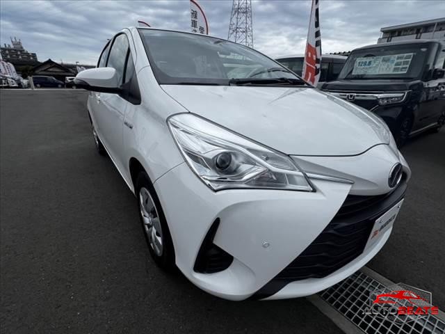 2019 TOYOTA VITZ HYBRID F (White)