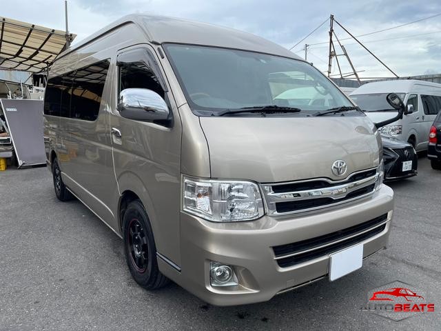2011 TOYOTA HIACE WAGON GRAND CABIN (GOLD M)
