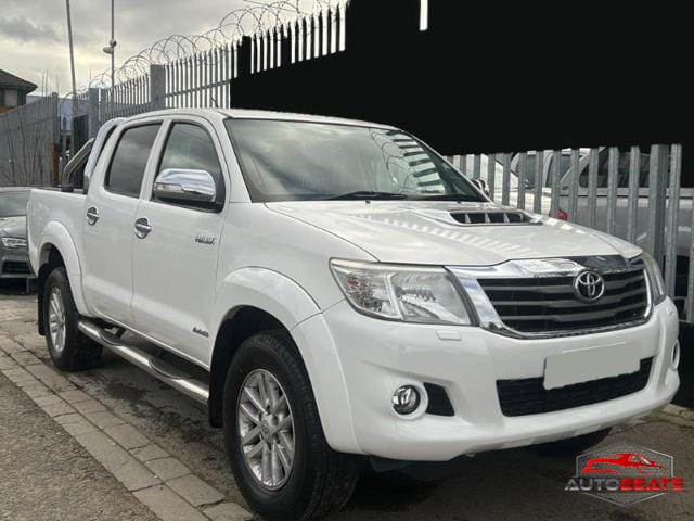 2014 TOYOTA HILUX (WHITE)