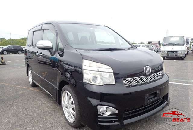 2013 TOYOTA VOXY (BLACK)