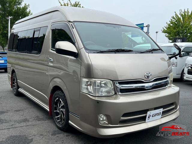 2011 TOYOTA HIACE WAGON GRAND CABIN (GOLD)