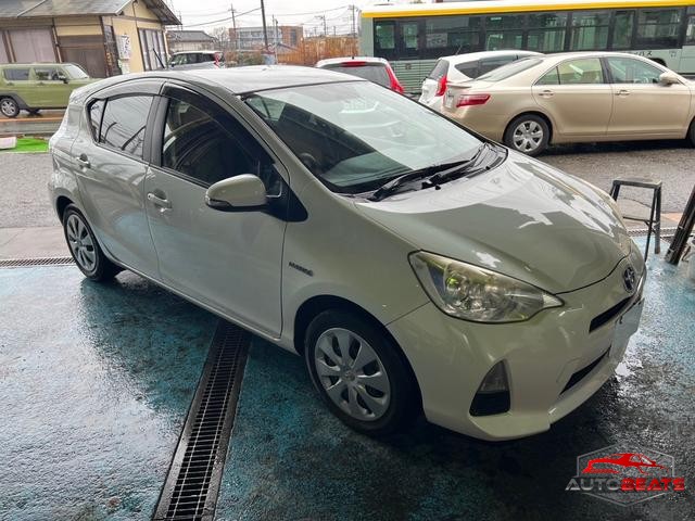 2012 TOYOTA AQUA S (PEARL WHITE)