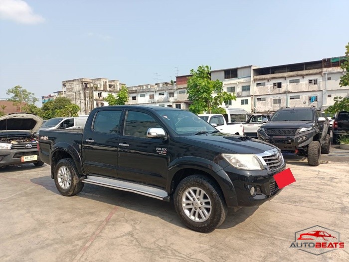 2012 TOYOTA HILUX (BLACK)