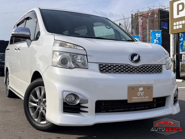 2013 TOYOTA VOXY (PEARL WHITE)
