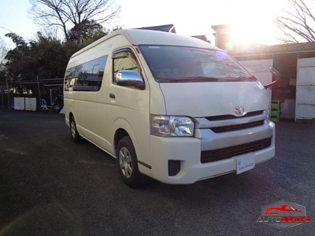 2018 TOYOTA HIACE COMMUTER (WHITE)