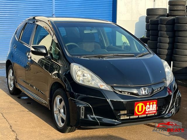 2013 HONDA FIT SHE S FINESTYLE (BLACK)