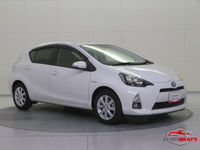 2014 TOYOTA AQUA (PEARL WHITE)