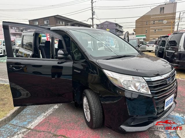 2017 TOYOTA NOAH HYBRID X (BLACK)