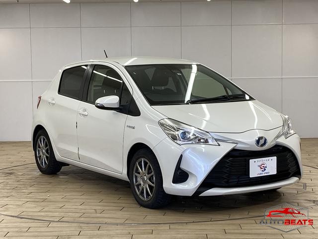 2017 TOYOTA VITZ HYBRID U (PEARL WHITE)