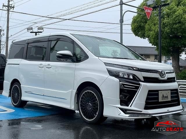 2017 TOYOTA VOXY ZS (PEARL WHITE)
