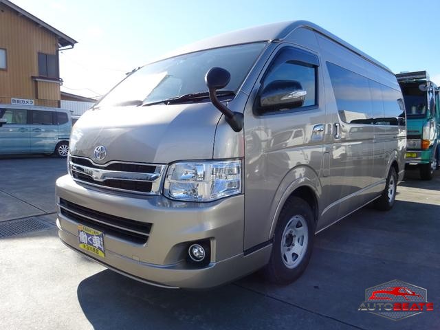 2011 TOYOTA HIACE WAGON GRAND CABIN (GOLD)