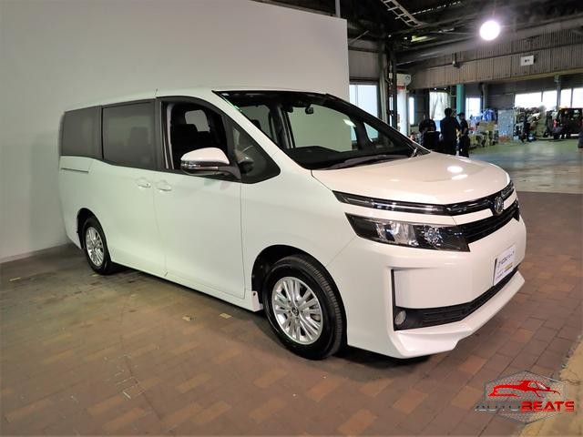 2016 TOYOTA VOXY V (PEARL WHITE)
