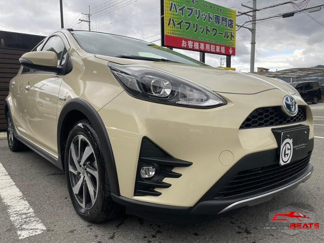 2017 TOYOTA AQUA CROSSOVER (GOLD)