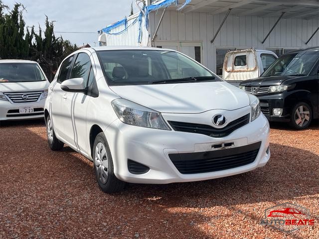 2013 TOYOTA VITZ F (WHITE)