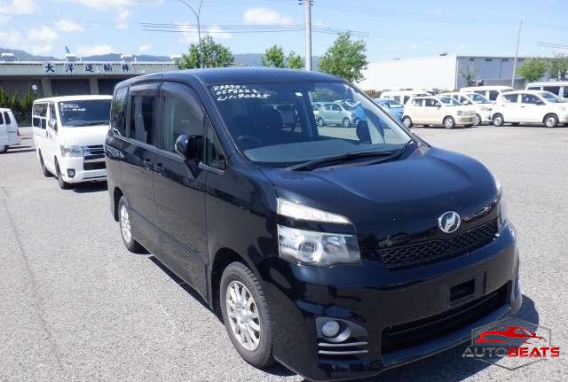 2013 TOYOTA VOXY (BLACK)