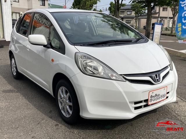 2013 HONDA FIT 13G (WHITE)